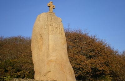 Menhir de Saint Uzec