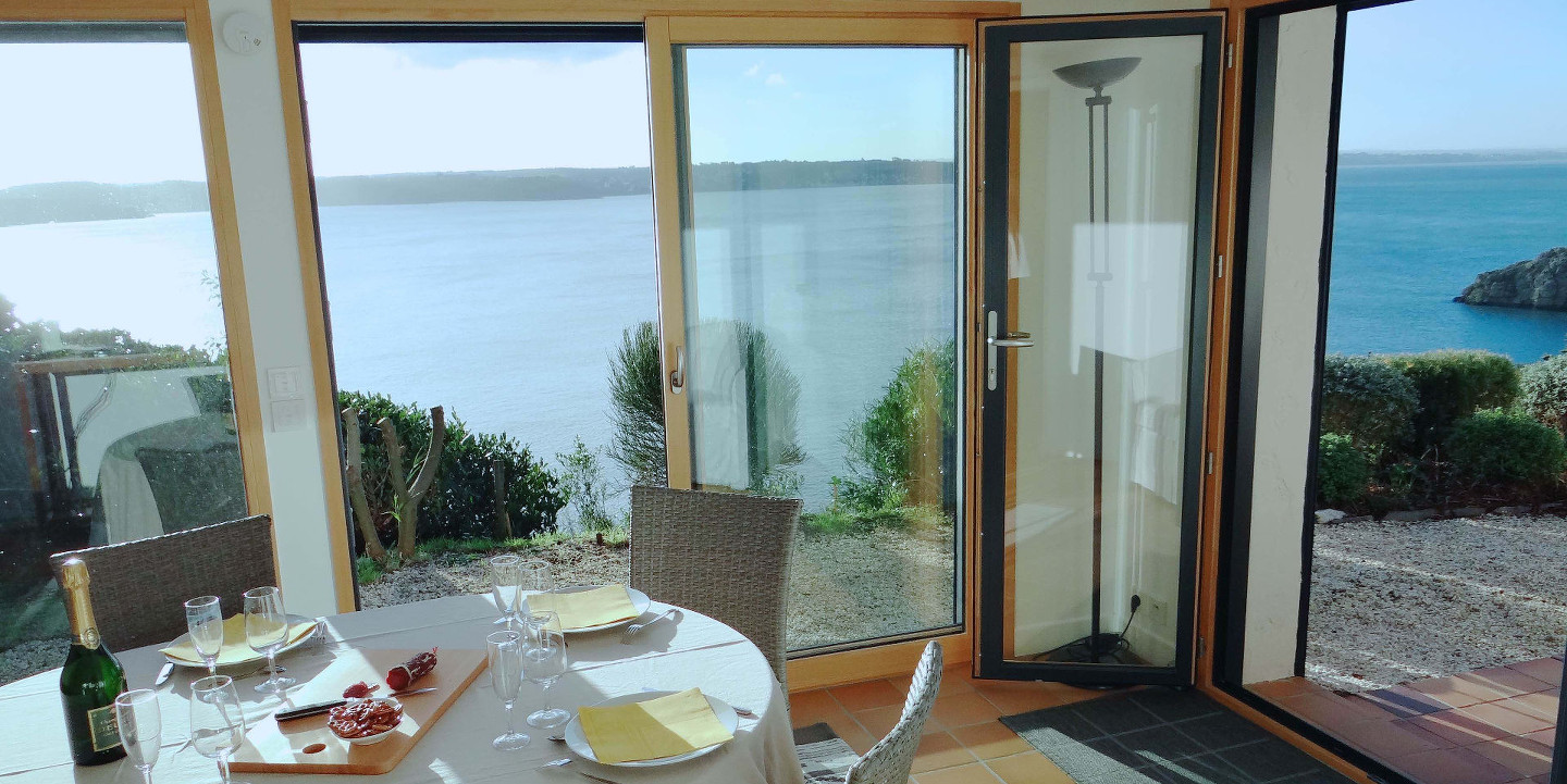 The living room facing the sea